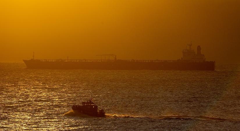 Nekimentek az ukránok az orosz "árnyékflottának"