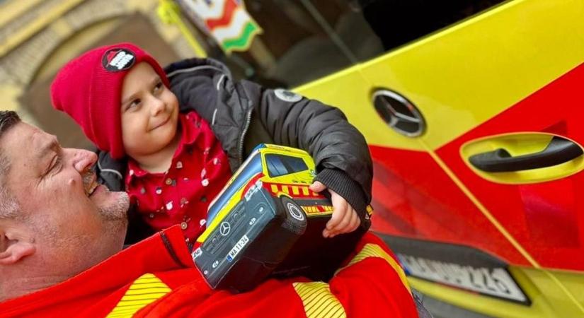 „Na szia mentő” – amikor egy gyerek bebizonyítja, hogy nem is olyan nehéz a segítségnyújtás