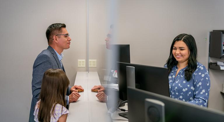 Pénzügyi nevelés már gyerekkorban: a bankok már a legfiatalabbra is céloznak