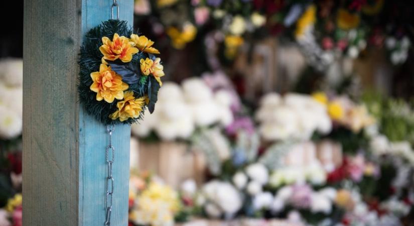 Egyre kevesebben váltják újra a sírhelyeket Budapesten