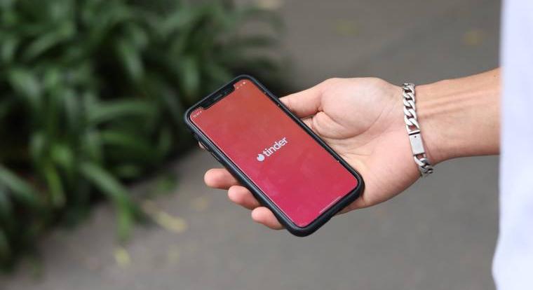 Sorozat-erőszaktevőt ajánlott randipartnerként a Tinder és a Hinge