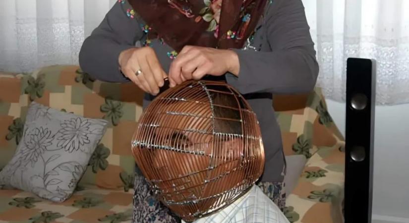 A férfi, aki fémketrecbe zárta a fejét, hogy leszokjon a cigizésről