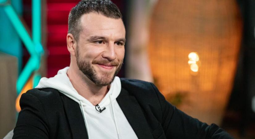 Molnár Áron születésnapja alkalmából elajándékozta az autóját