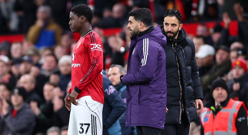 Amorim kiállt játékosa mellett, de keményen odaszólt az MU fiataljainak