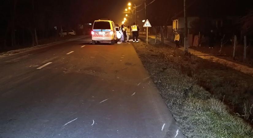 A részeg autós a kerítést letarolva csapódott egy családi ház udvarába – fotók, videó