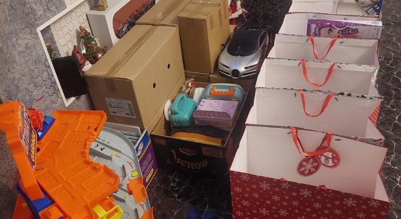 Hazatért Angyalok: gyászoló szülők vittek ajándékokat az árva és rászoruló gyermekeknek