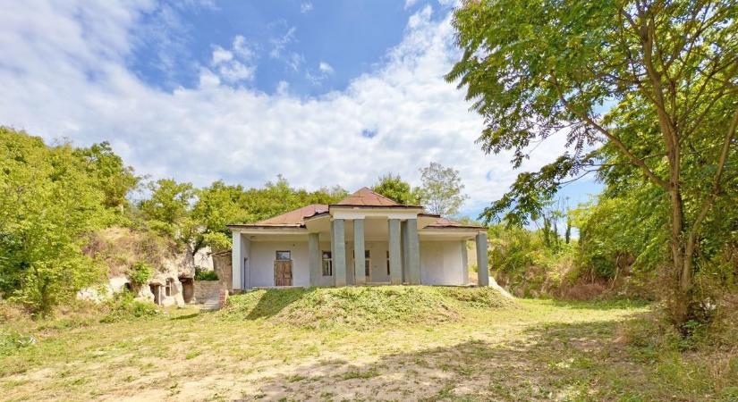 Egy lakás áráért most filmbe illő kúriát és birtokot vehetsz Egerben