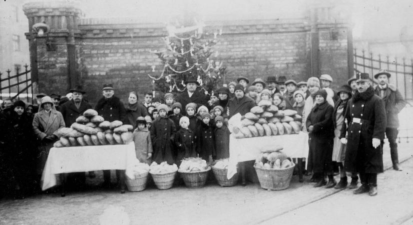 Karácsonyfa története – városi divattól falusi hagyományig