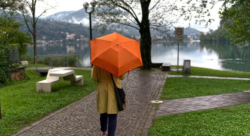 A város egy újabb színfoltja tűnik el, az esernyődet itt már nem javíttathatod