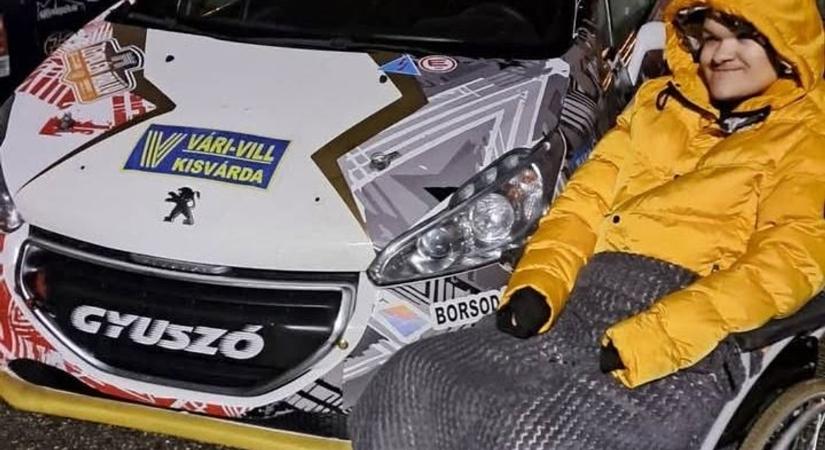 „Újévkor is mosolyogjon” – a beteg Bencéért versenyeznek a ralisok szilveszterkor