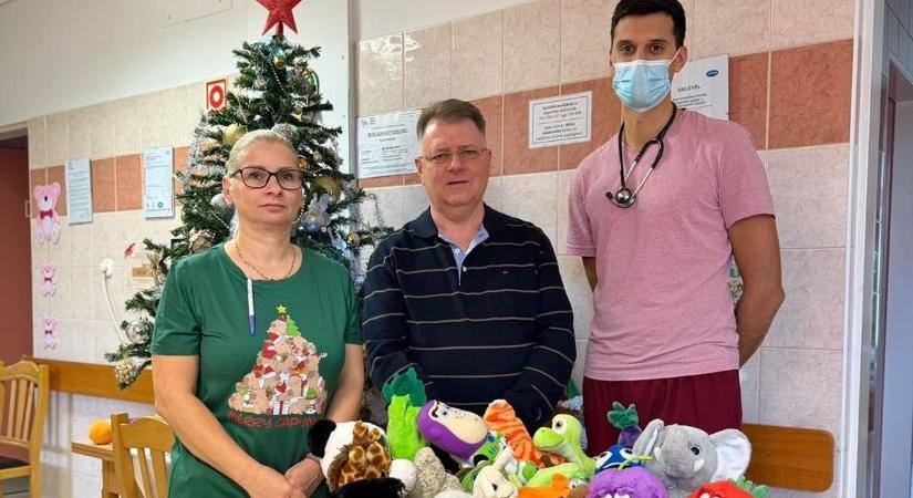 Egy ölelésnyi bíztatás a kis betegeknek