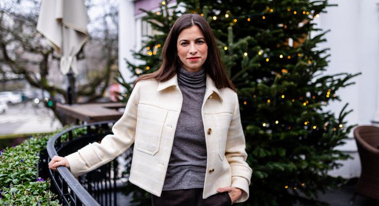 Szentkirályi Alexandra: Az a bizonyos gyűrű meg lett csókolva Magyar Péter kezén