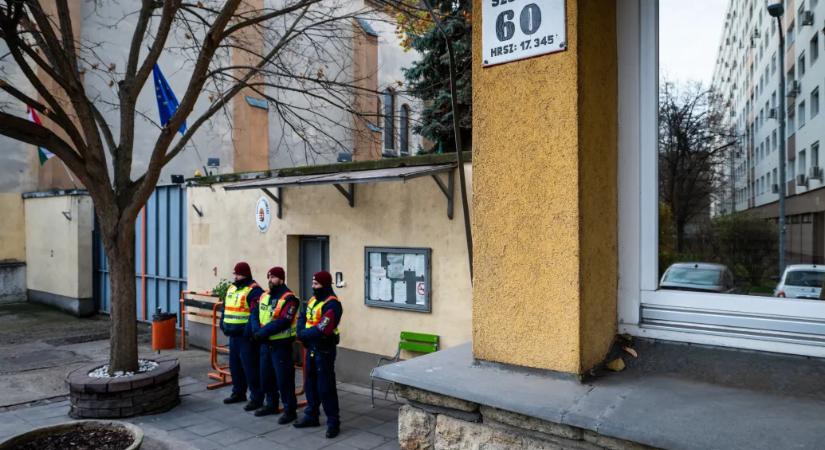 444.hu: Juhász Péter Pál az önéletrajza szerint korábban minisztériumoknak is dolgozott, az elfogadást meg alapértékként tanulta otthon