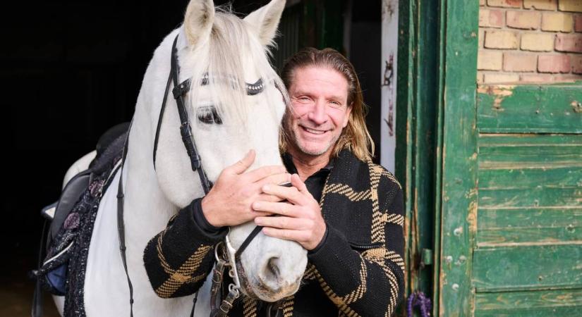 Pintér Tibor különleges dologra készül, Szépréthy Rolandot is bevonta