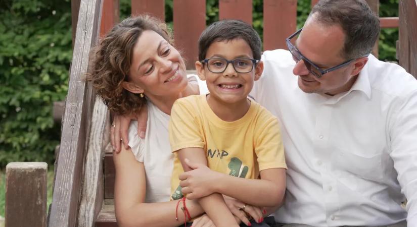 Az örökbefogadásra váró szülők ötöde tesz kikötést arról, hogy nem szeretne roma gyereket