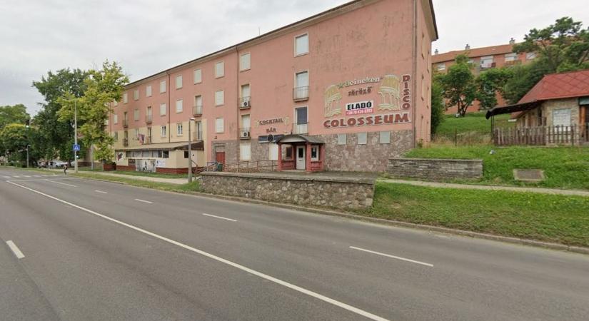 Ennyi volt? Eladó lett a legendás baranyai diszkó – egy egész generáció bulizott itt