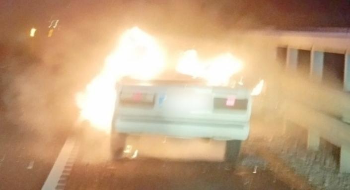 Szénné égett egy Lada az M2-esen