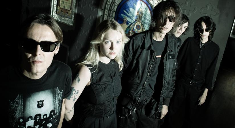 Déjà vu: a The Horrors megint törölte a turnéját