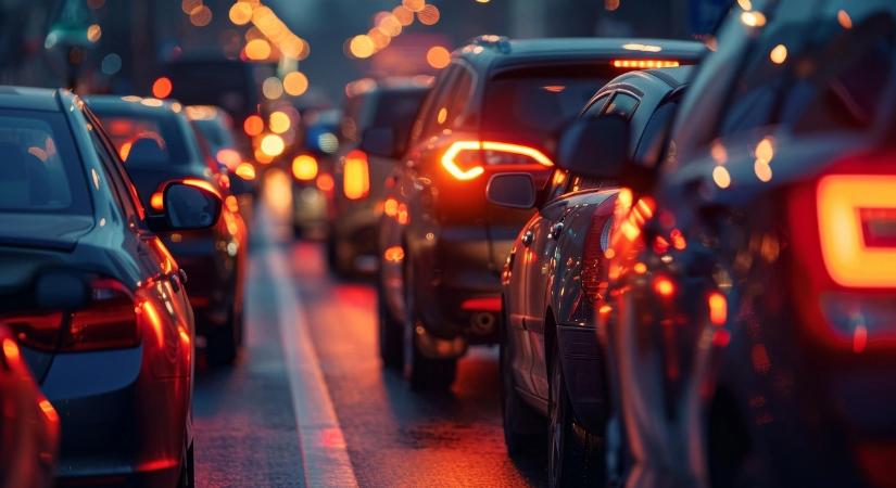 Rendkívül erős a tranzitforgalom az utakon