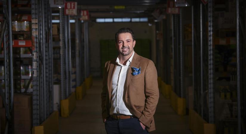 Nem a forralt bor drága, hanem a rendszer – Idén is sokkoló árakkal jöttek a budapesti karácsonyi vásárok, az erős forint hatása nem látszik