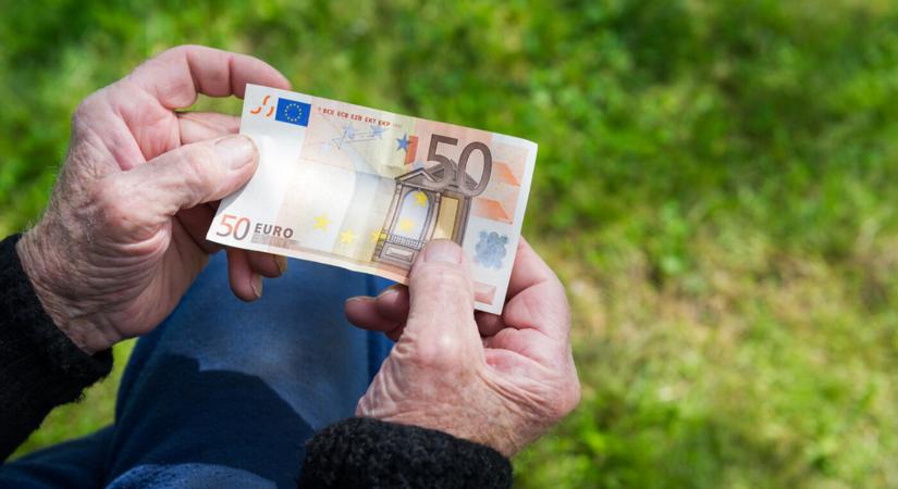A dolgozó nyugdíjasok kettős emelésre számíthatnak