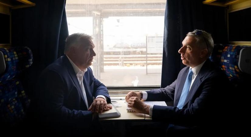 Rendhagyó Lázárinfó Orbán Viktorral a háborúellenes gyűlésen – kövesse élőben az Origón!