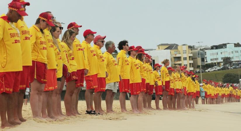 Így tisztelegtek a vizimentősök a Bondi Beach tragédiája után egy héttel