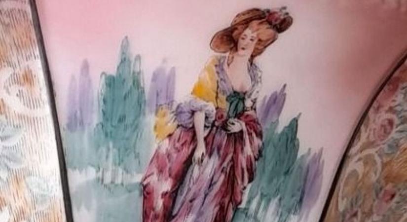 Antik darab került a Kincsvadászok elé Sopronból - Fotón a nem mindennapi lámpa