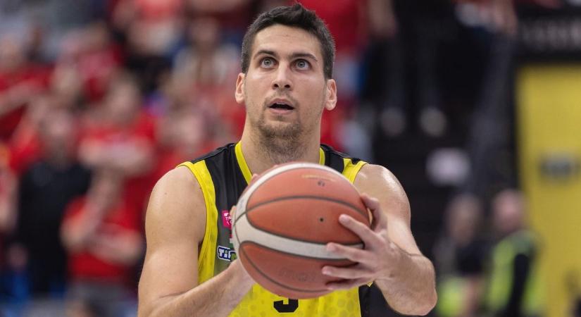 Negyedszerre is az év kosarasának választották Perl Zoltánt