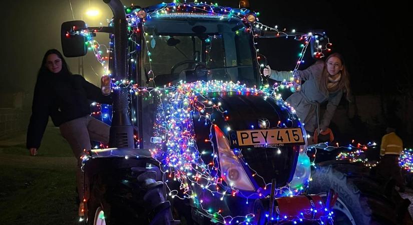 Ezt a traktoros felvonulást még a Holdról is látni lehetett – állítólag...