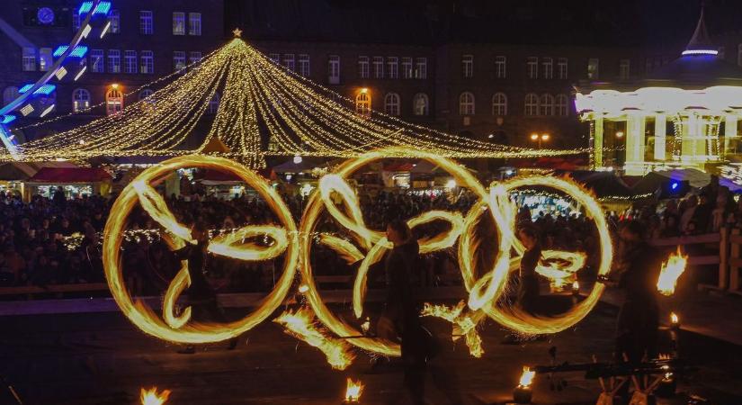 Újabb látványossággal rukkoltak elő a szegedi karácsonyi vásárban – galériával, videóval