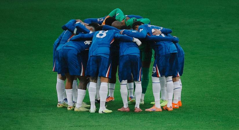 Ugyanazt a Chelsea-csillagot akarja megszerezni a Bayern München és a Manchester City