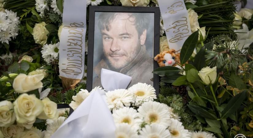 Végső búcsút vettek Kálloy Molnár Péter színművésztől (FOTÓK)