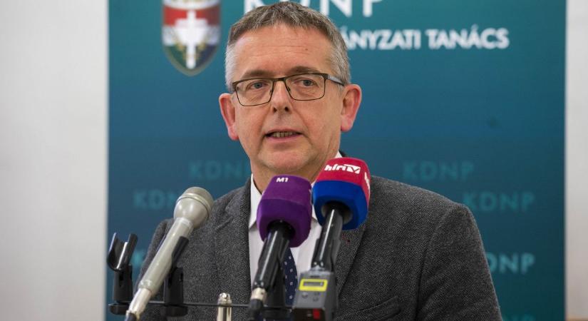 Megszólalt Tata fideszes polgármestere: ha velem beszélsz, fogd be a szád!