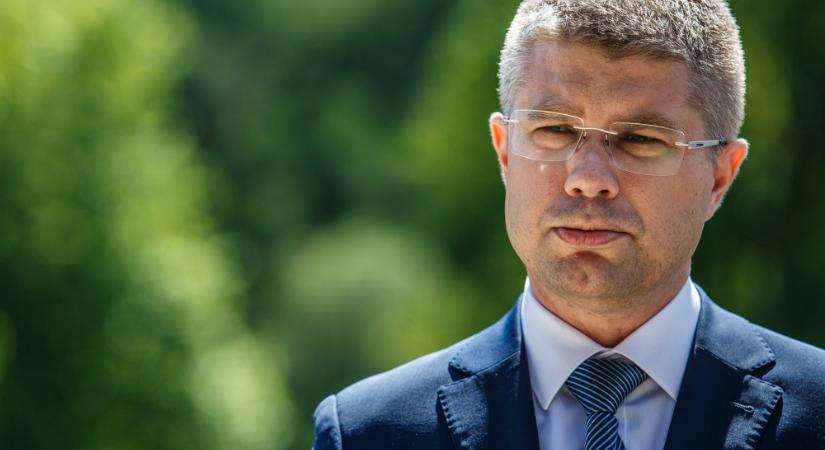 Karácsonyi üdvözlőlapján jelentette be Ágh Péter, hogy ő lesz a Fidesz jelöltje a Vas02-es választókerületben