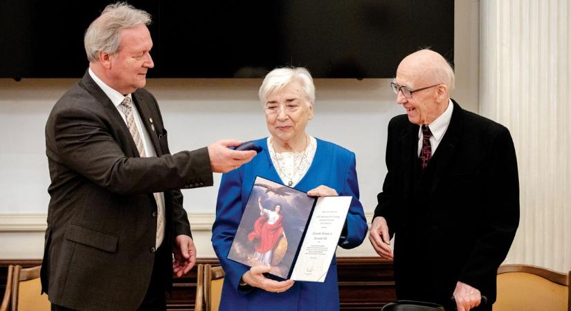 „Életem legszebb négy napja volt” – A nyugdíj-megtakarításukat áldozták fel, hogy megmentsék a nemzet kincseit