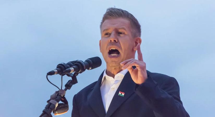 Nagyon ciki: Magyar Péter gyűlésén csupán pár százan lézengtek