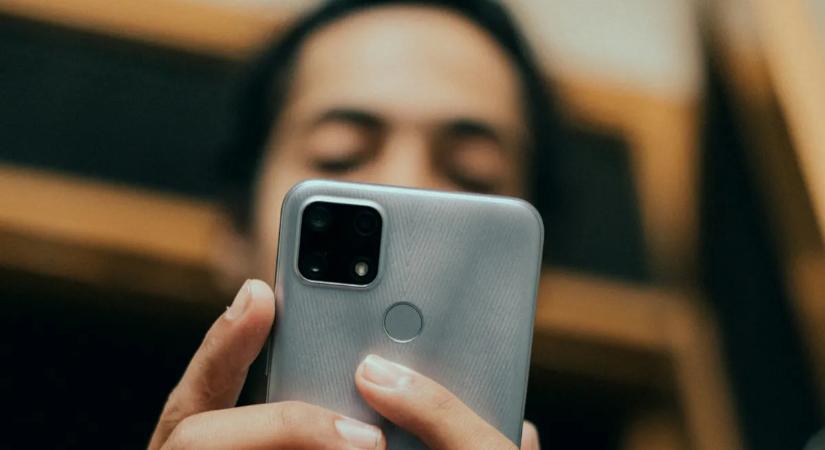 Ingyenes korlátlan adatforgalommal lepi meg karácsonyra ügyfeleit az egyik legnagyobb hazai mobilszolgáltató