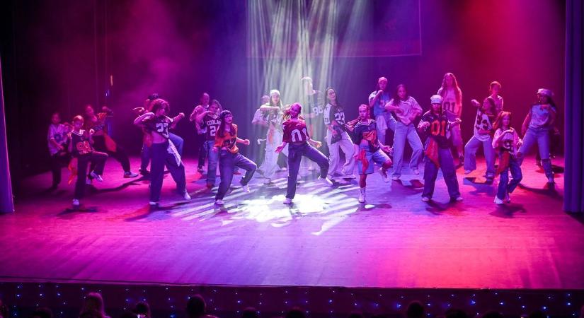 Hip-hop, energia, pörgés és jókedv – A New West Company karácsonyi gáláján jártunk - fotók