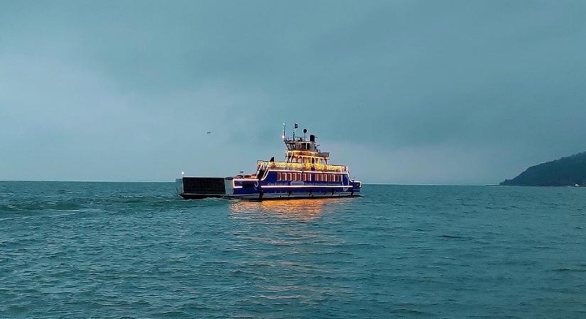 Téli csoda a Balatonon: estére időzítse az átkelést
