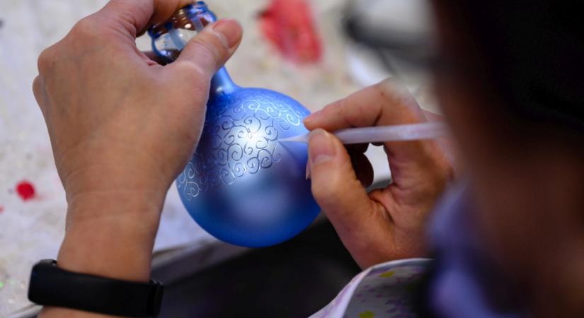 Uborka és padlizsán a fenyőfán – a muffin, a macaron és a süni az idei kedvencek