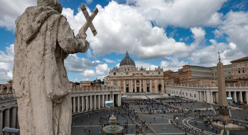 A Szentszék hivatalosan is bejelentette, hogy a pápa januárra a Vatikánba hívatta a bíborosokat