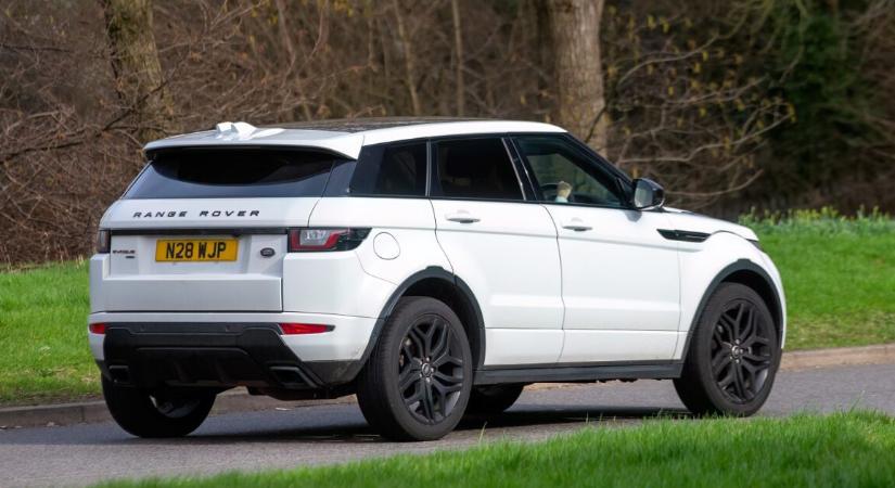 Egy nagylelkű főnök karácsonykor – az egyik alkalmazott például luxusautót kapott tőle