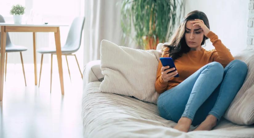 Ezért némítja le decemberben a fél ország a szülői Messenger-csoportot