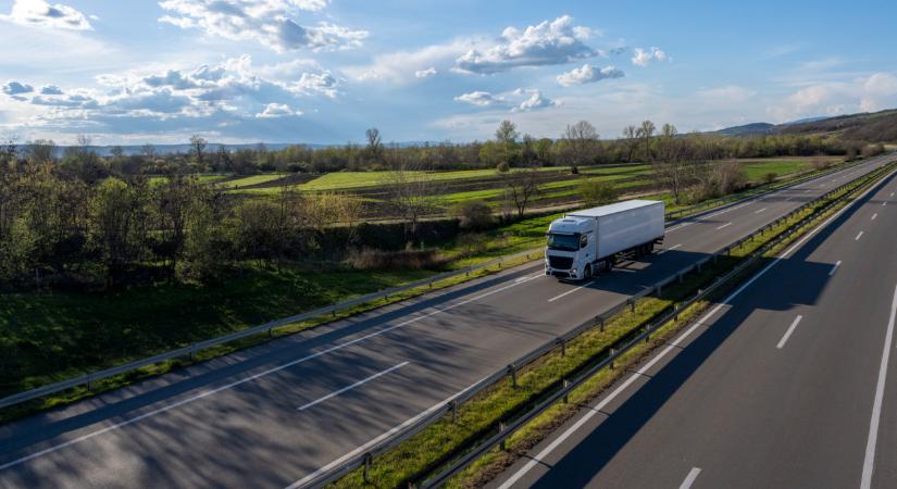 "Nem 2000 forint lesz a kenyér, hanem 1850, és nem januártól, hanem februártól" - Kiakadtak a gazdák és a fuvarozók Lázárék megállapodásán