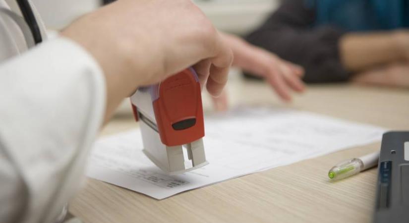 Téged is érint: alapjaiban változik meg jövőre a tb