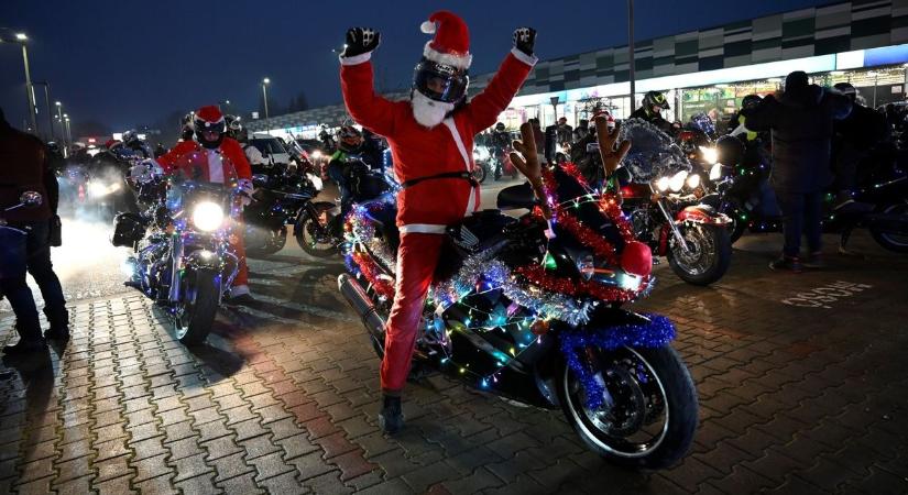 Fényfüzérekkel díszített motorosok indultak útnak Mosonmagyaróváron - fotók, videó