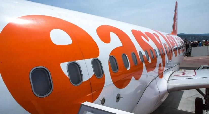 Botrány az easyJet-járatán: halott nagymamát utaztattak a repülő fedélzetén