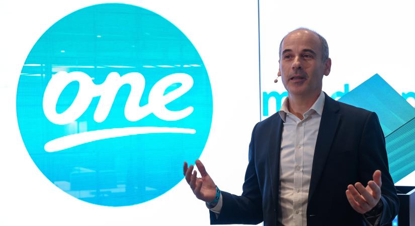 Váratlan ajándékot kapnak a One ügyfelei az ünnepekre, nem is számítottak rá