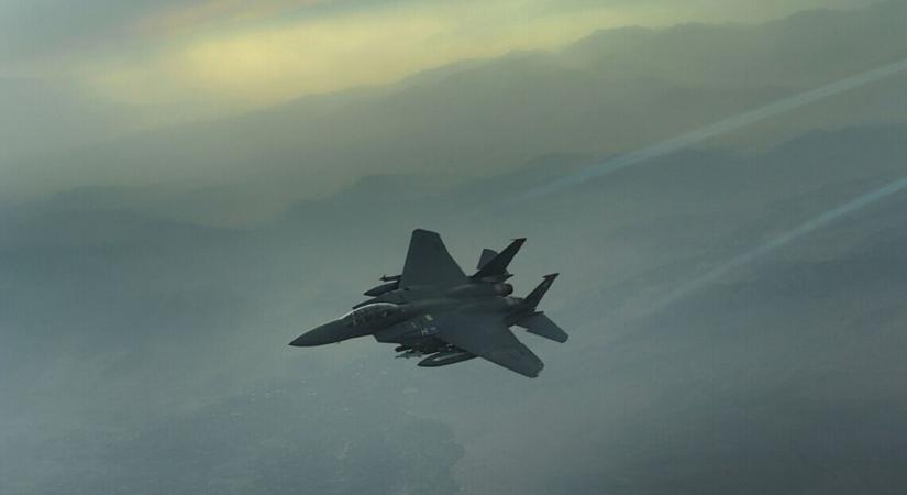 Az USA nagyszabású légicsapásokat mért az ISIS ellen Szíriában